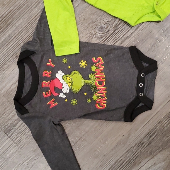 The Grinch Set of 2 Onesies Size 0 to 3 Months - Picture 3 of 3